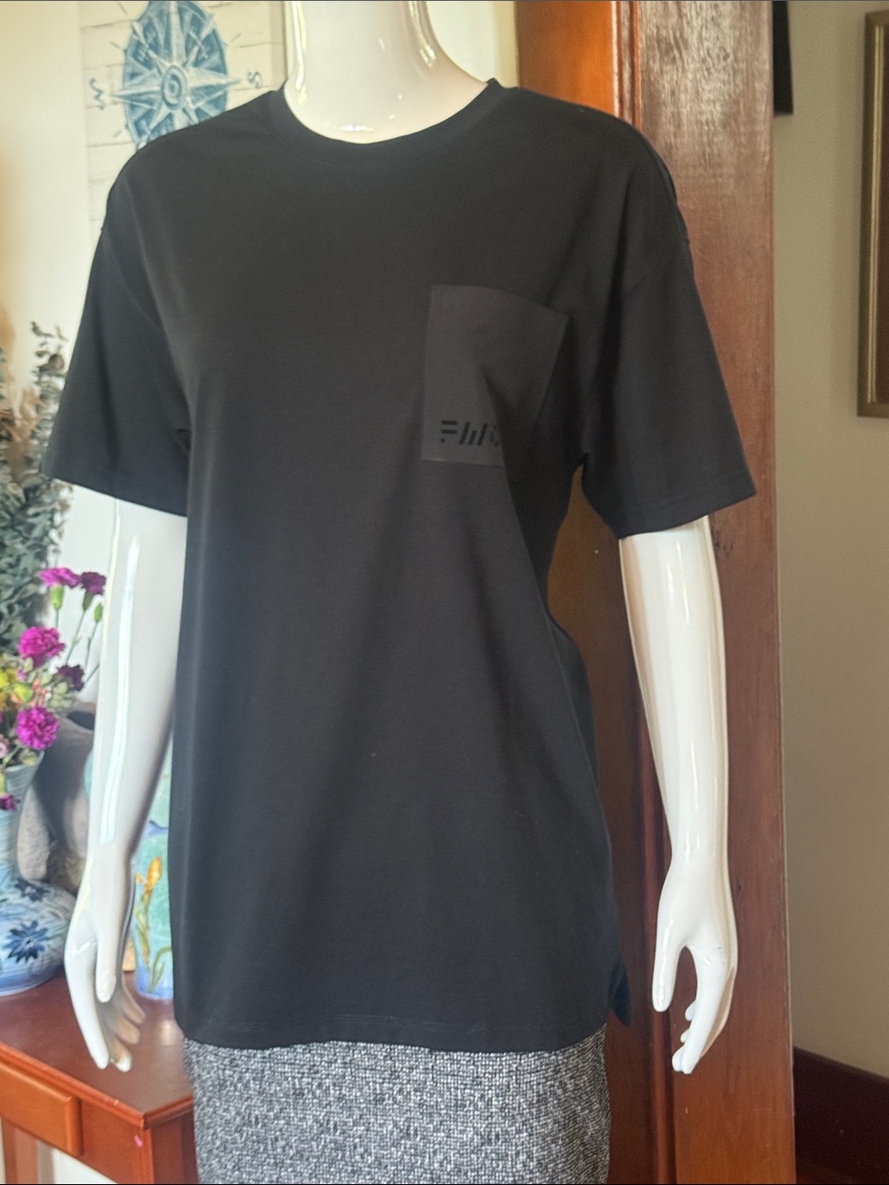 EWD Men's medium Black Pocket Crewneck T-Shirt